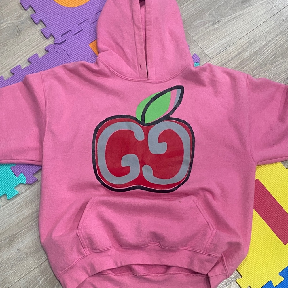 Gildan Pink Hoodie with Apple Graphic Large